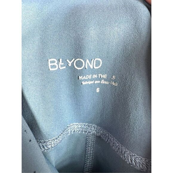 Beyond Yoga Alloy Sparkle Midi Leggings - Picture 4 of 4